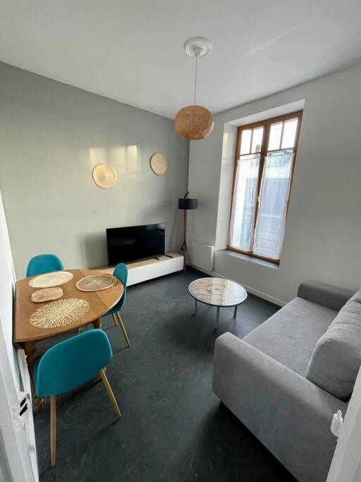 Appartement Idealement Situe Charleville-Mézières Extérieur photo